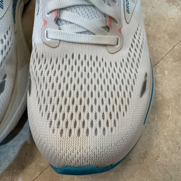 Brooks White and Blue Athletic Shoes - Picture 6 of 7